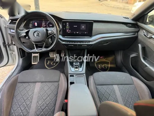 سكودا اوكتافيا 2024 أبيض مستعملة للبيع - 6