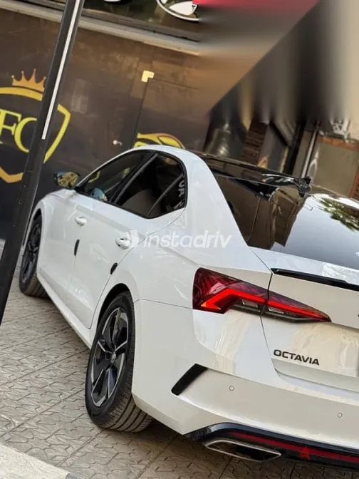 سكودا اوكتافيا 2024 أبيض مستعملة للبيع - 8