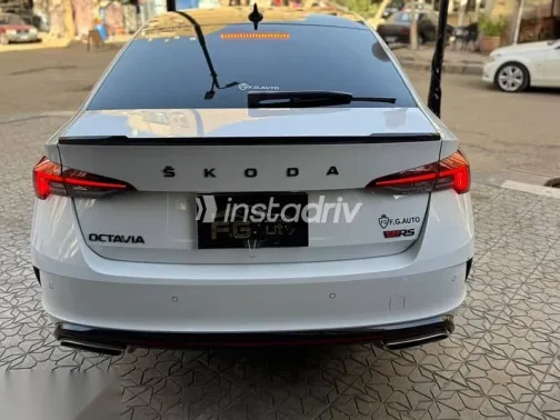 سكودا اوكتافيا 2024 أبيض مستعملة للبيع - 10