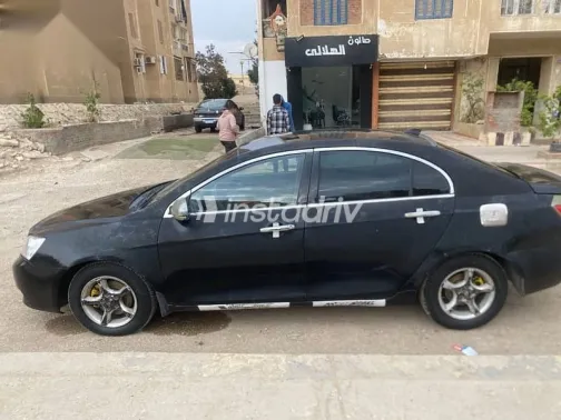 جيلي امجراند 2015 أسود مستعملة للبيع - 1