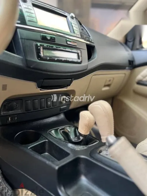 تويوتا فورتشنر 2016 فضي مستعملة للبيع - 1