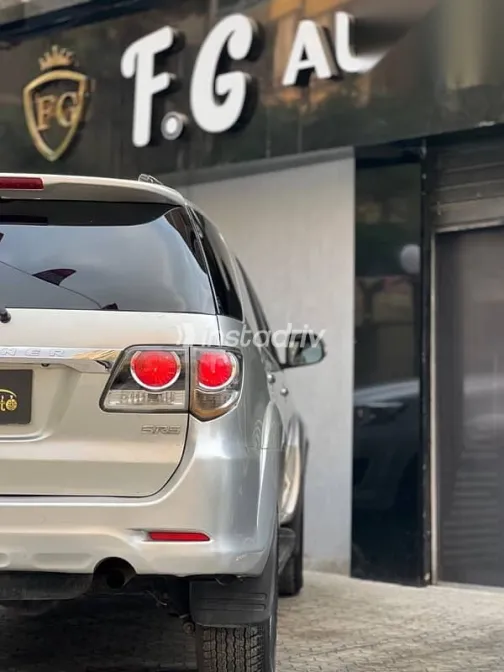 تويوتا فورتشنر 2016 فضي مستعملة للبيع - 3