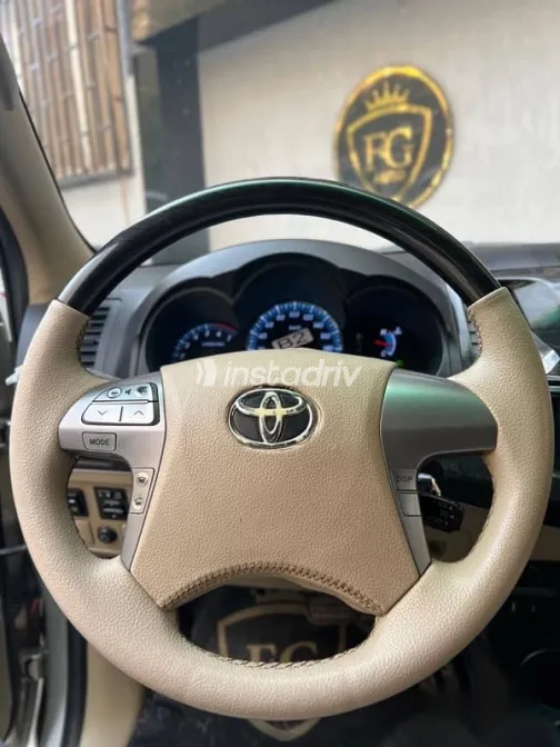 تويوتا فورتشنر 2016 فضي مستعملة للبيع - 6