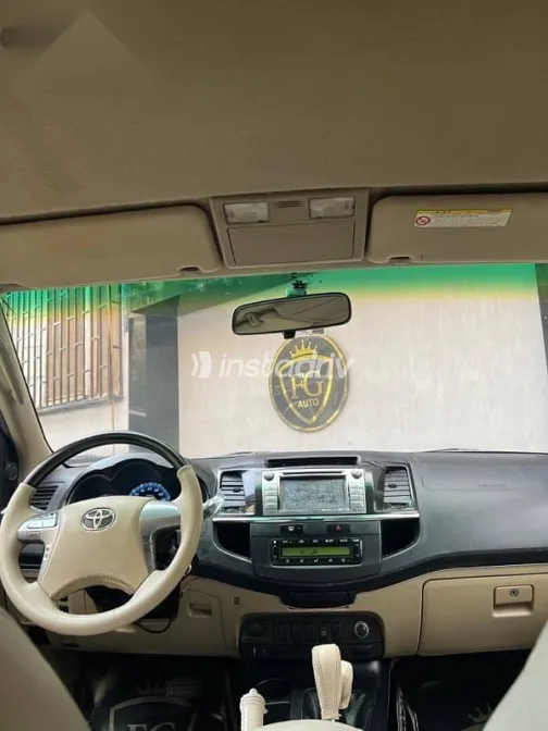 تويوتا فورتشنر 2016 فضي مستعملة للبيع - 9