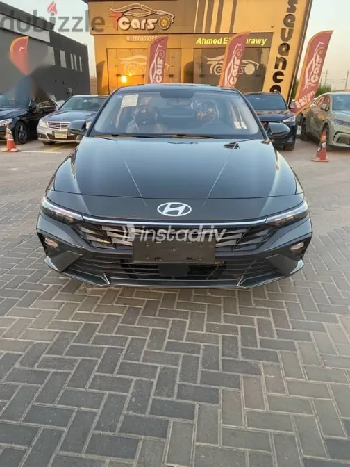 هيونداي إلنترا 2025 رمادي جديدة للبيع - 2
