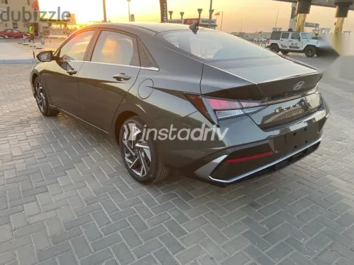 هيونداي إلنترا 2025 رمادي جديدة للبيع - 4