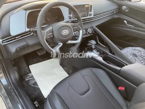 هيونداي إلنترا 2025 رمادي جديدة للبيع - 9