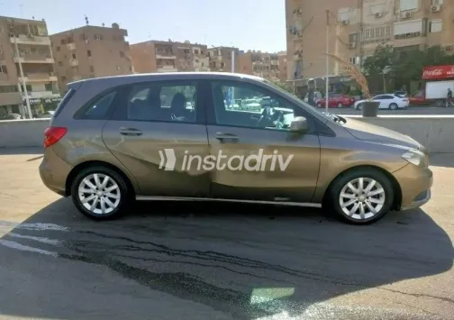 Mercedes B 200 2013 Gold Used for Sale - 4
