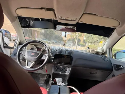 Seat Ibiza 2012 White Used for Sale - 3