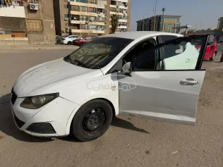 سيات ابيزا 2012 أبيض مستعملة للبيع