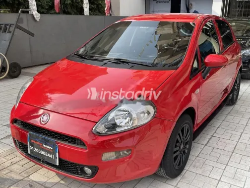 فيات بونتو 2019 أحمر مستعملة للبيع - 1