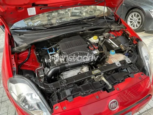 فيات بونتو 2019 أحمر مستعملة للبيع - 4