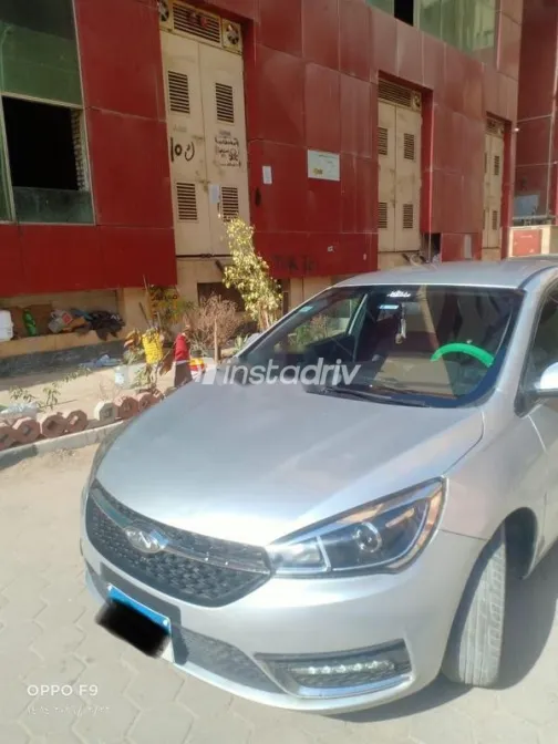 شيرى اريزو 5 2022 أبيض مستعملة للبيع - 1