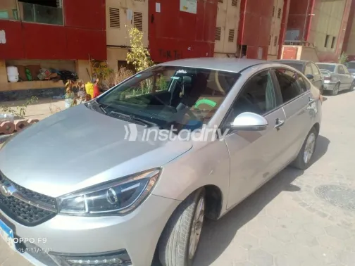 شيرى اريزو 5 2022 أبيض مستعملة للبيع - 2