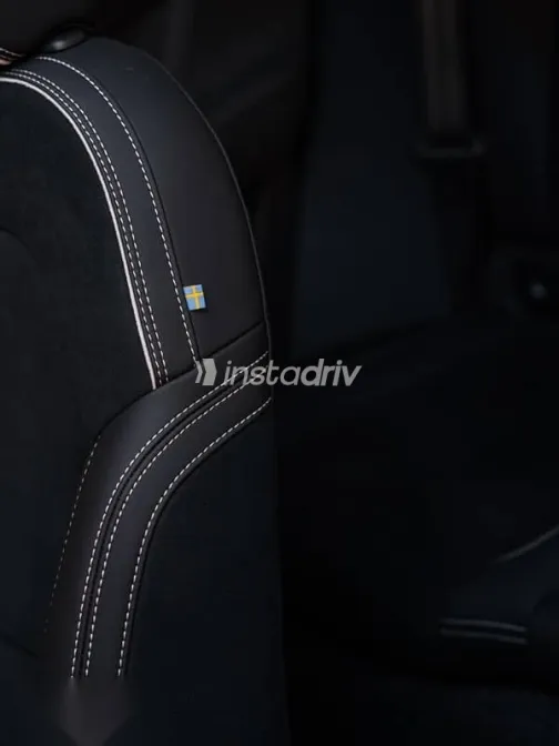 فولفو XC 40 2025 أسود مستعملة للبيع - 8