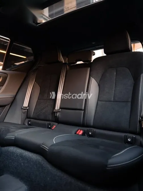 فولفو XC 40 2025 أسود مستعملة للبيع - 9