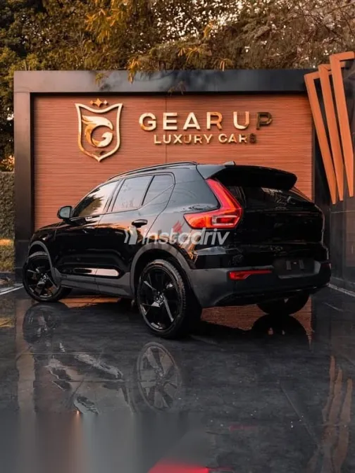 فولفو XC 40 2025 أسود مستعملة للبيع - 10