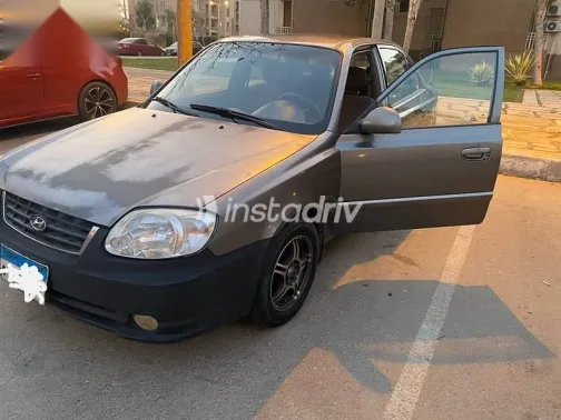 هيونداي فيرنا 2015 رمادي مستعملة للبيع - 2