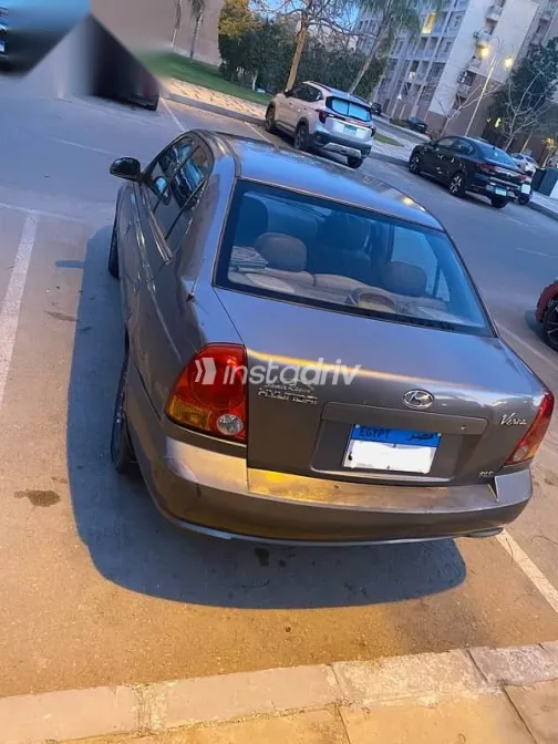 هيونداي فيرنا 2015 رمادي مستعملة للبيع - 5