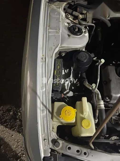 Nissan Sunny 2000 Silver Used for Sale - 4