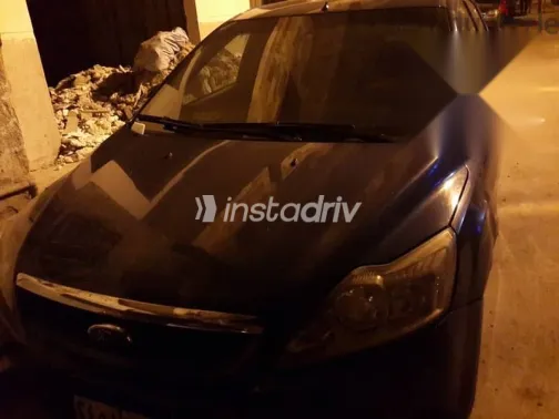 فورد فوكس 2010 أزرق غامق مستعملة للبيع - 1