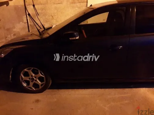 فورد فوكس 2010 أزرق غامق مستعملة للبيع - 2