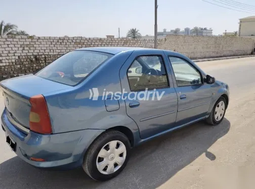 رينو لوجان 2013 أزرق غامق مستعملة للبيع - 3