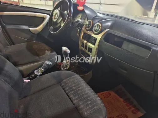 رينو لوجان 2013 أزرق غامق مستعملة للبيع - 9