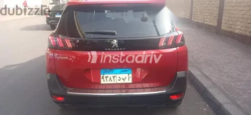بيجو 5008 2022 أحمر مستعملة للبيع - 2