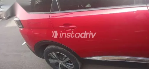 بيجو 5008 2022 أحمر مستعملة للبيع - 3