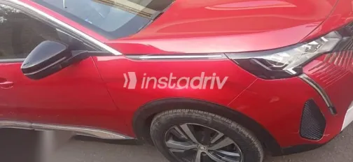 بيجو 5008 2022 أحمر مستعملة للبيع - 4