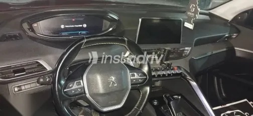 بيجو 5008 2022 أحمر مستعملة للبيع - 6