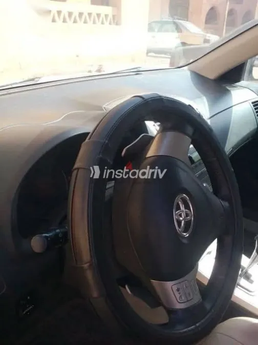 تويوتا كورولا 2008 فضي مستعملة للبيع - 3