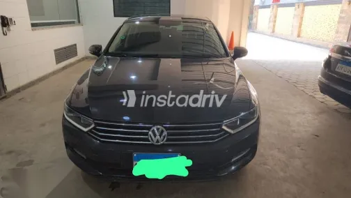 Volkswagen Passat 2019 Gray Used for Sale - 1