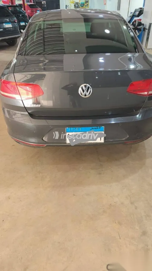 Volkswagen Passat 2019 Gray Used for Sale - 3