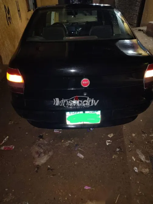 فيات سينا 2002 أسود مستعملة للبيع - 2