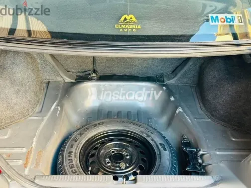 ميتسوبيشي لانسر 1997 فضي مستعملة للبيع - 5