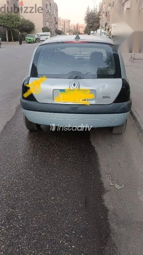 رينو كليو 2002 فضي مستعملة للبيع - 2