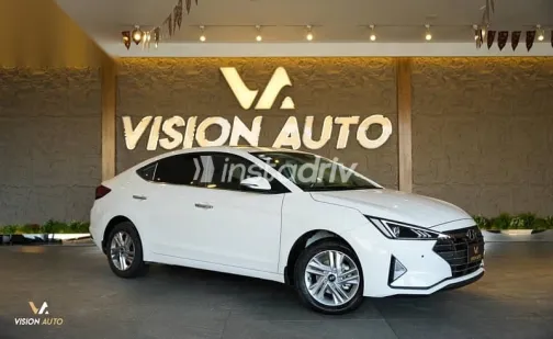 هيونداي إلنترا 2026 أبيض جديدة للبيع - 5