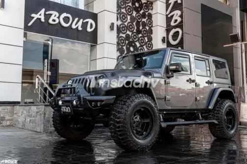 جيب رانجلر 2018 رمادي مستعملة للبيع - 3