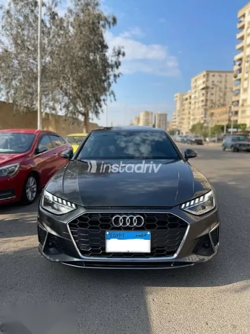 Audi A4 2025 Gray Used for Sale - 1