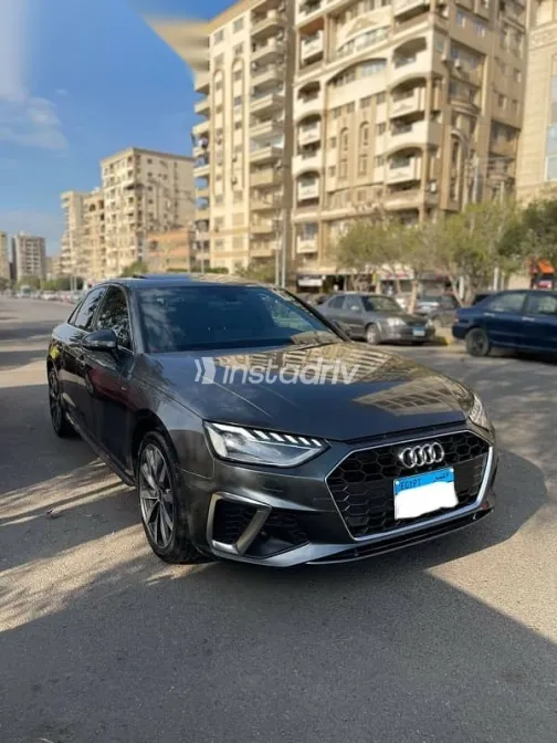 Audi A4 2025 Gray Used for Sale - 3