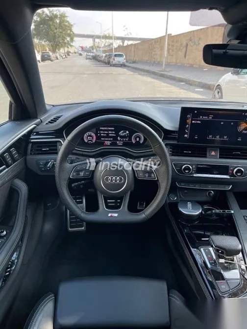 Audi A4 2025 Gray Used for Sale - 5