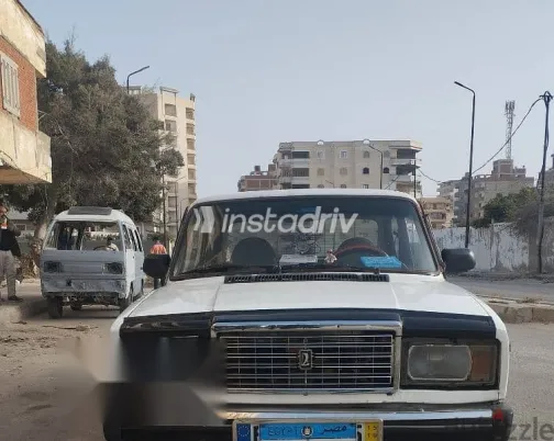 لادا 2107 2009 أبيض مستعملة للبيع - 4