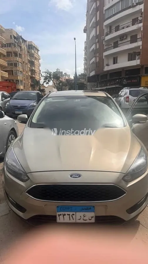 Ford Focus 2017 Beige Used for Sale - 2