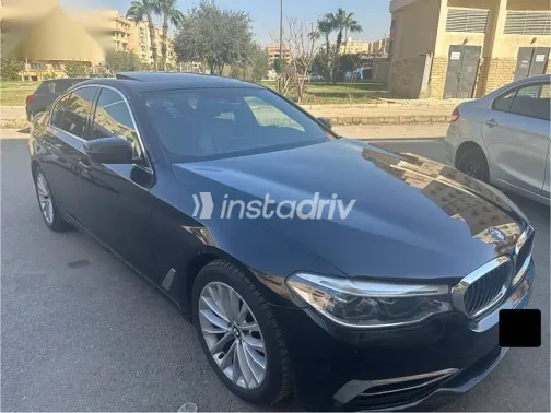 بي ام دبليو 520 2019 أسود مستعملة للبيع - 2