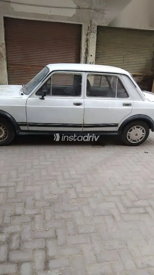 فيات 128 1983 أبيض مستعملة للبيع - 1