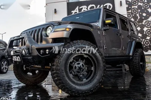 Jeep Wrangler 2018 Gray Used for Sale - 1