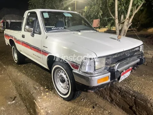 تويوتا هايلكس 1990 أبيض مستعملة للبيع - 1