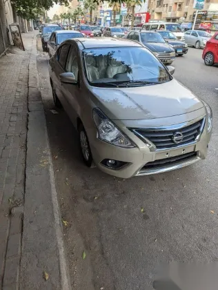 نيسان صنى 2024 ذهبي مستعملة للبيع